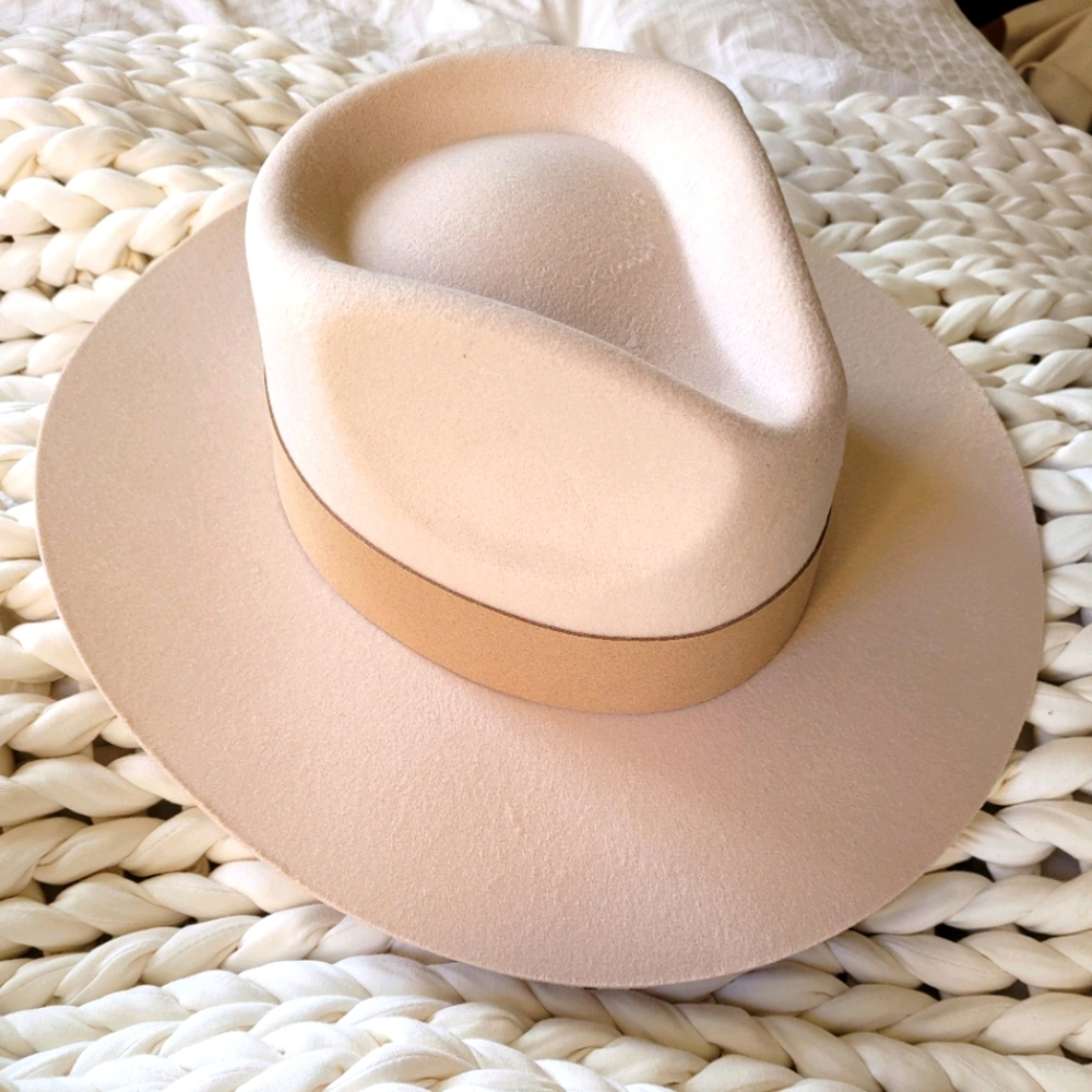 Teressa Foglia x Curateur Felt Beige Lynne Hat